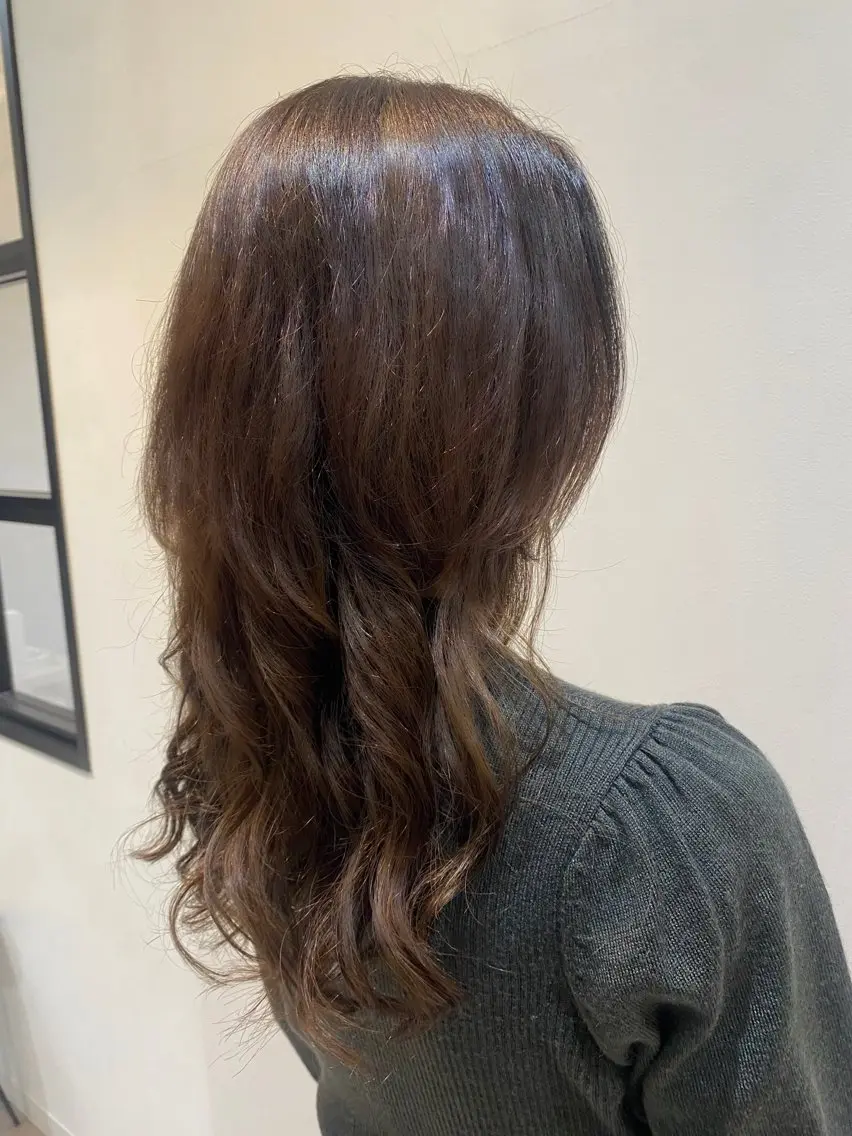 ロング カラー パーマ ロングレイヤー 韓国風ヘア レイヤーカット ロング デジタルパーマ カット ヘアカラー パーマ トリートメント ♡オシャ髪♡AI ✂️newi町田のヘアスタイル