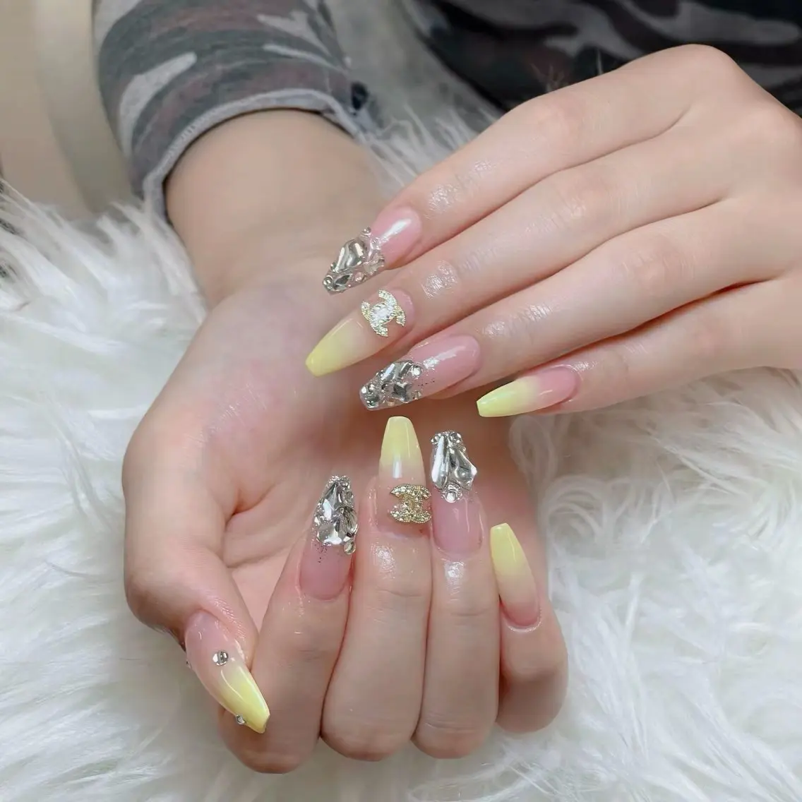 ネイル チークネイル フレンチネイル グラデーション キラキラネイル 韓国ネイル HIKARIHANA NAILのネイルデザイン