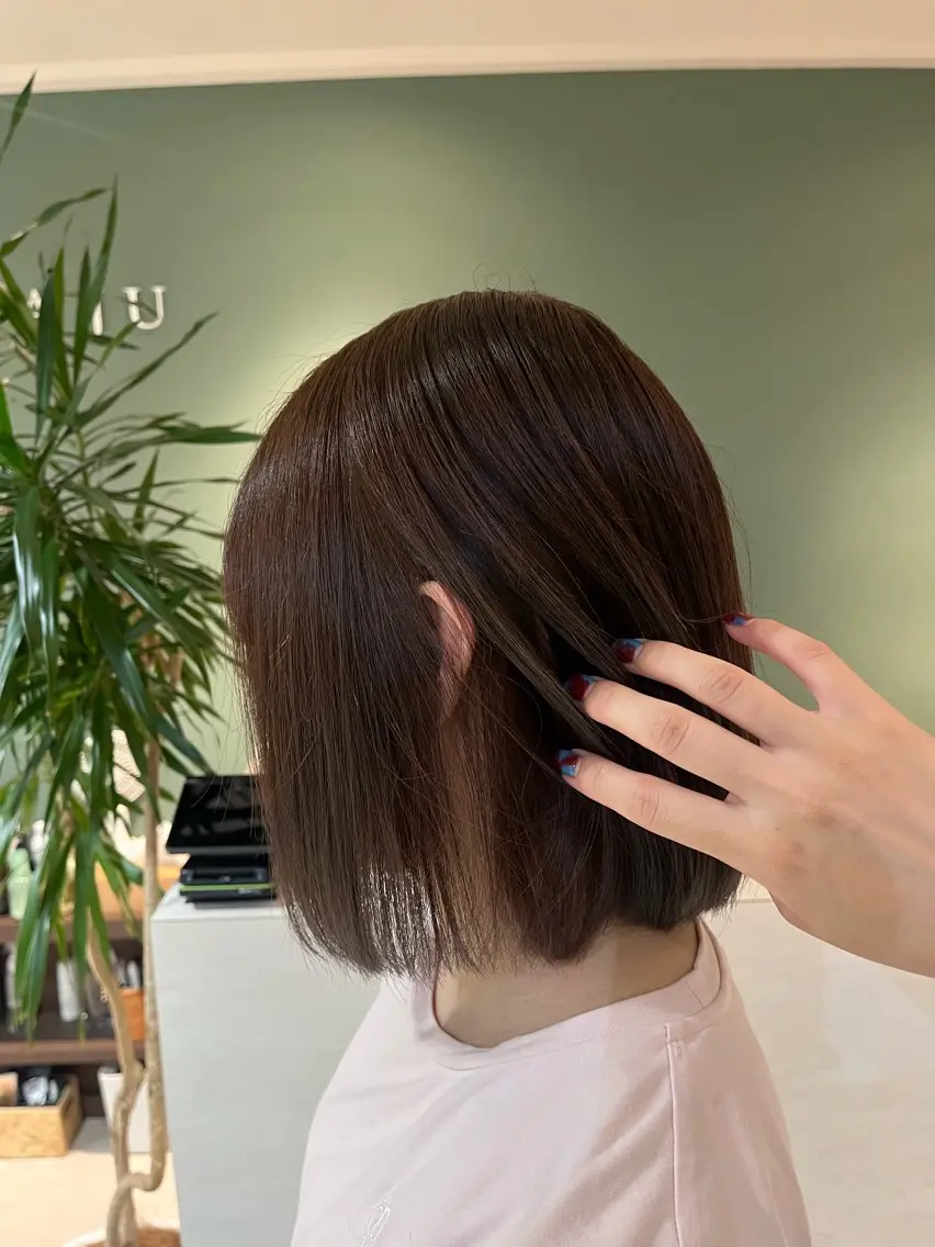 ミディアム カラー アッシュ アッシュブラウン ブラウンカラー ボブ 安来柚乃 ヤスキユノのヘアスタイル