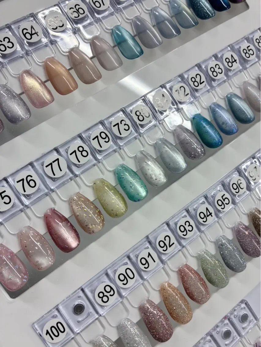 ネイル マグネットネイル ハンドネイル Nail&eye Grow ayaのネイルデザイン
