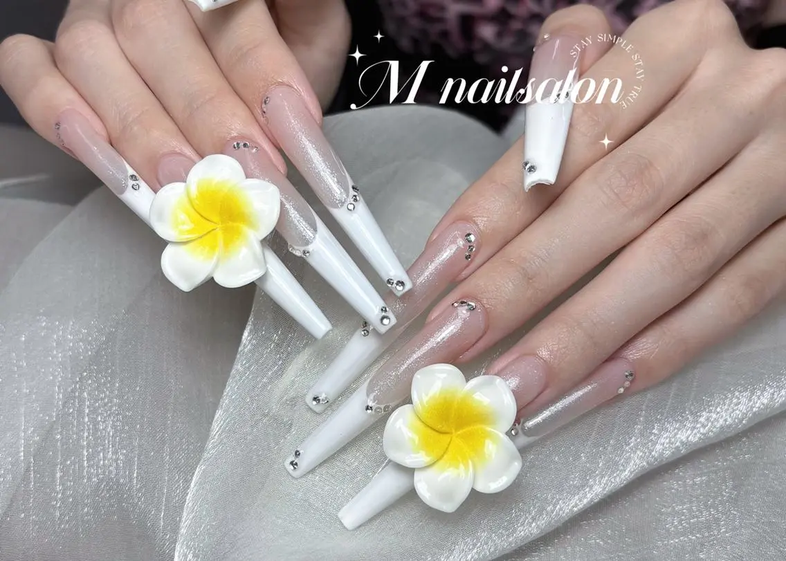 ネイル M🌷nail 長さだし専門店のネイルデザイン
