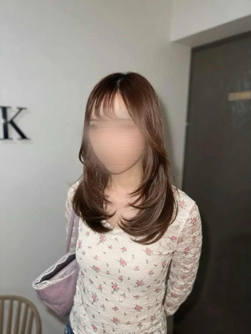 セミロング くびれヘア 顔まわりレイヤー 顔周りカット 韓国風ヘア レイヤーカット KOHARU🫧✨️ /束感まつ毛/梅田のマツエク・マツパデザイン
