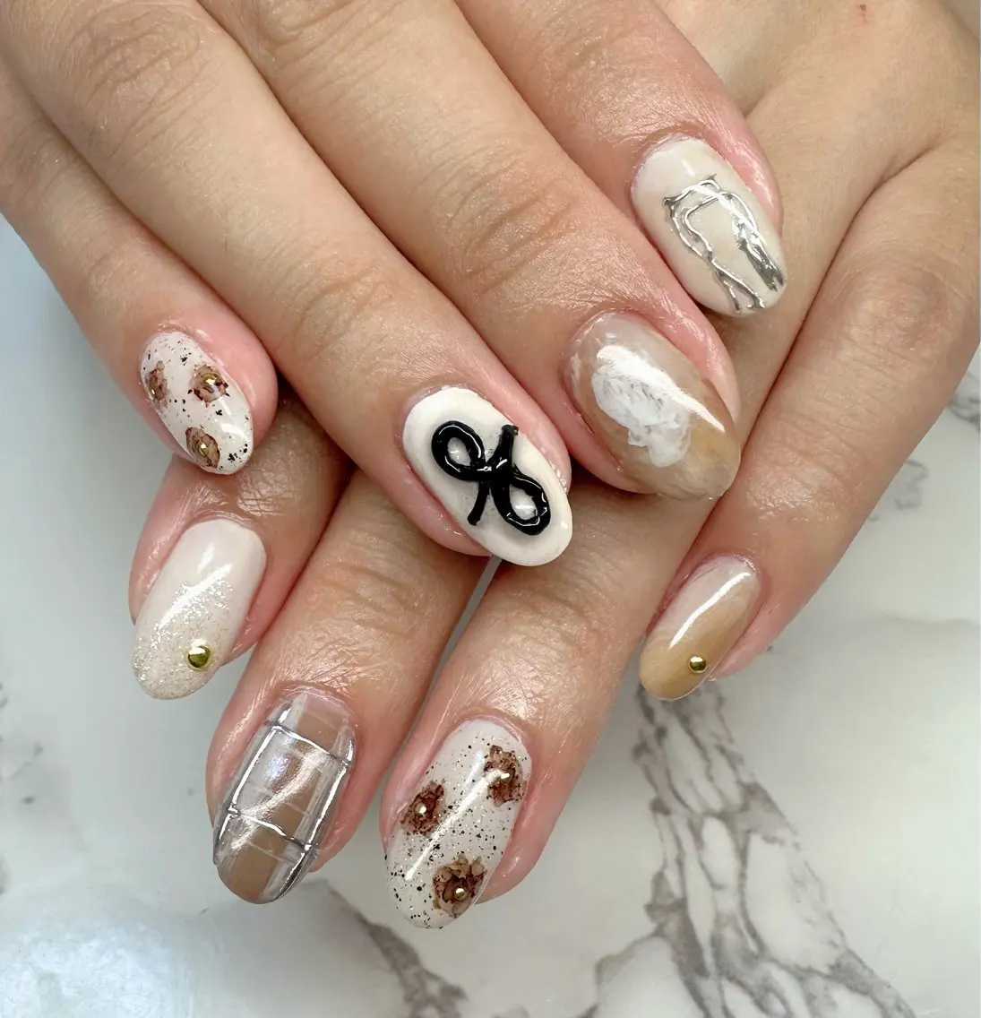 ネイル キラキラネイル マグネットネイル ミラーネイル ニュアンスネイル ワンカラーネイル Mai’s nailのネイルデザイン
