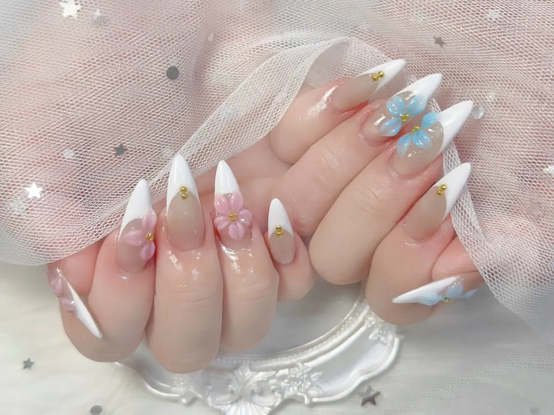 ネイル チークネイル 長さ出し フレンチネイル ジェルネイル グラデーション ハンドネイル THANHTHANH NAILのネイルデザイン