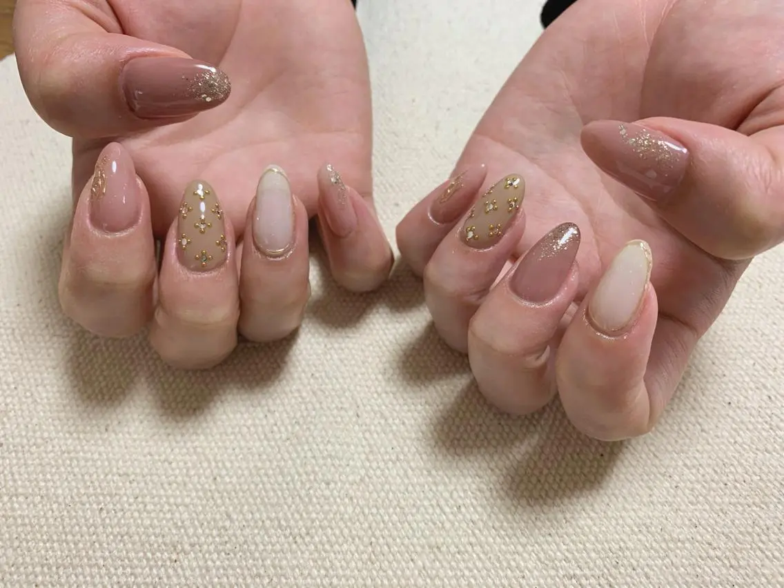 ネイル ラメ(グリッター) 大理石ネイル(マーブル) ミラーネイル 冬ネイル ハンドネイル nail room カジカジのネイルデザイン