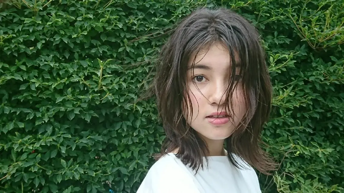 ミディアム カラー ミツケ マミコのヘアスタイル