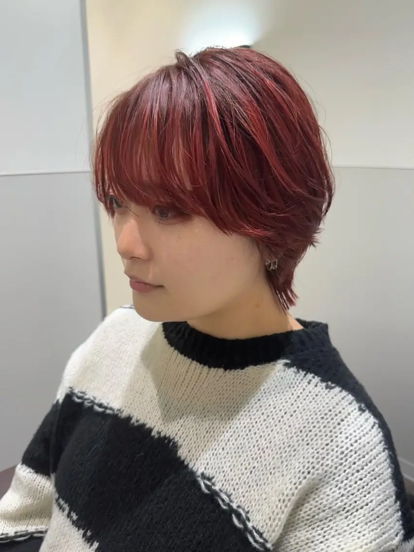 ショート カラー レッドカラー ショートヘア ウルフカット 鈴木/ボブ/ ミルクティー/ピンクのヘアスタイル