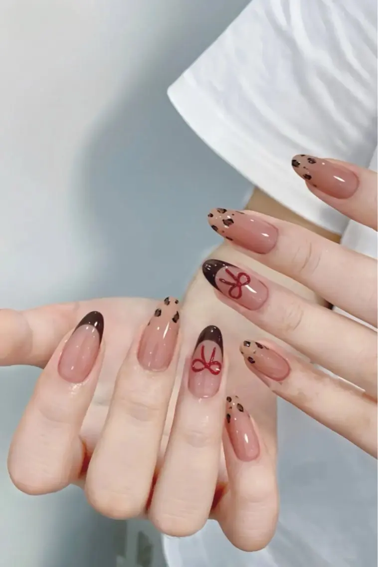 ネイル チークネイル フレンチネイル グラデーション 韓国ネイル マグネットネイル Hana Nailのネイルデザイン