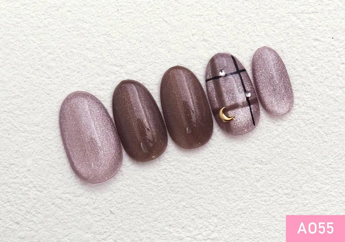 ネイル シルバー 新橋🍋 Nailのネイルデザイン