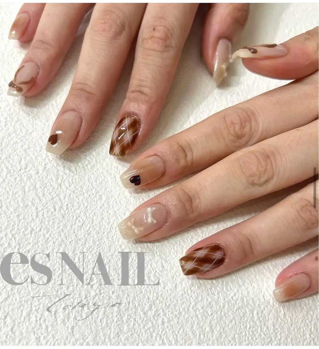 オフあり🩵チェックネイル(2本まで)の写真