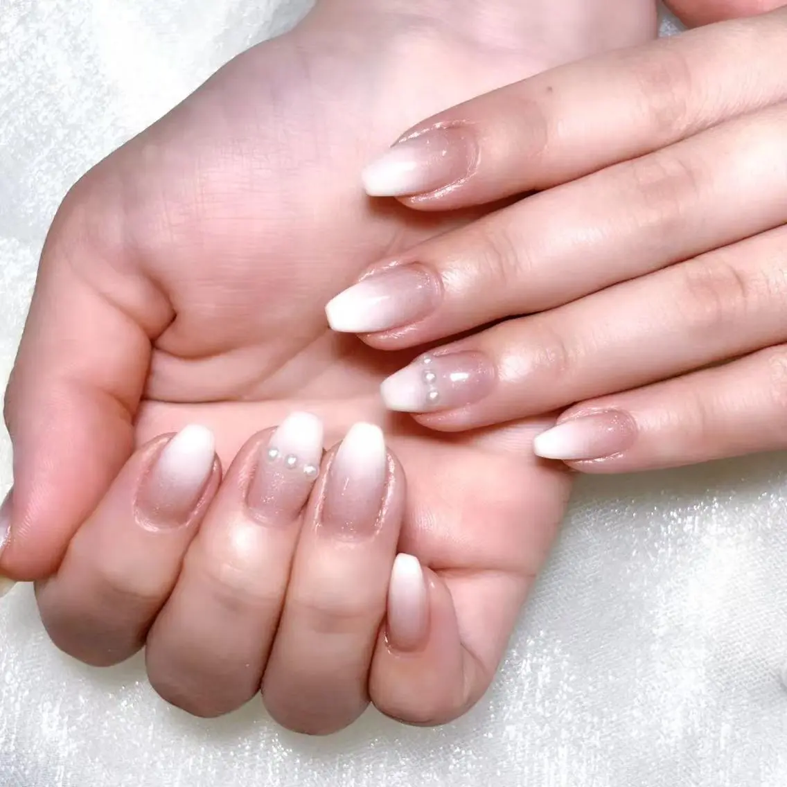 ネイル フレンチネイル ジェルネイル ガラスフレンチ 韓国ネイル マグネットネイル ハンドネイル ハンドケア The Nail& EyeLashのネイルデザイン
