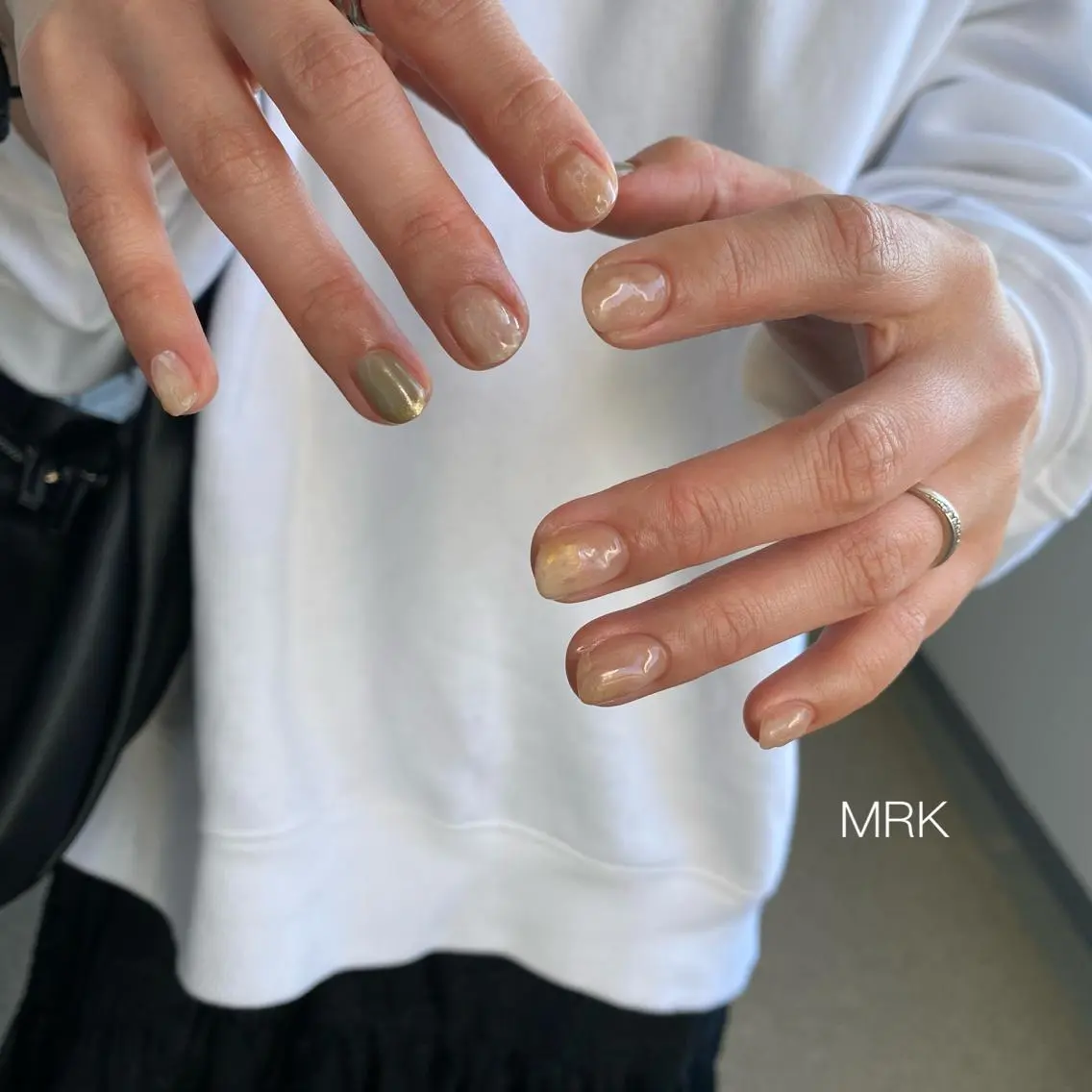 ショート ネイル ミラーネイル ニュアンスネイル MARUKO nailのネイルデザイン