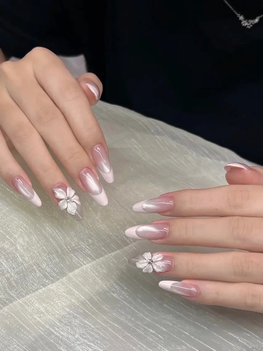 ネイル オーロラネイル チークネイル フットネイル フレンチネイル ジェルネイル NEW NAIL💞 Ka  Kaのネイルデザイン