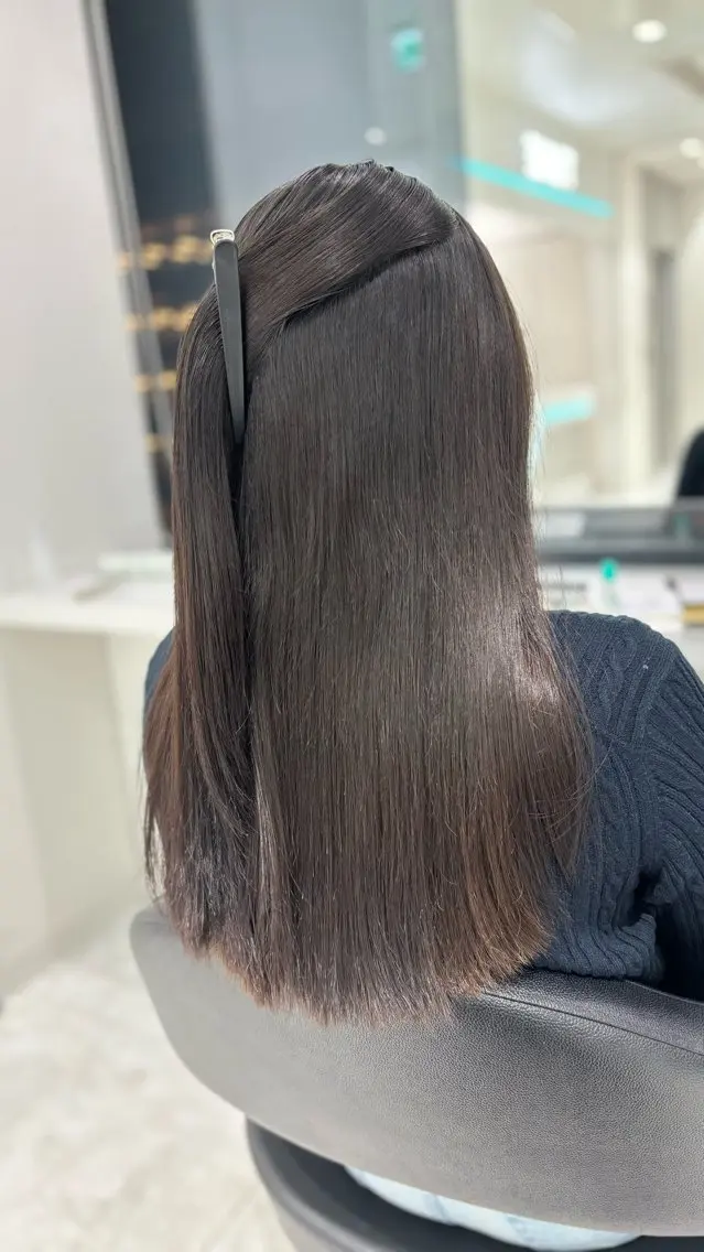 ロング カット 縮毛矯正 トリートメント 流行りの透明感カラー ×縮毛矯正🤍ユウのヘアスタイル