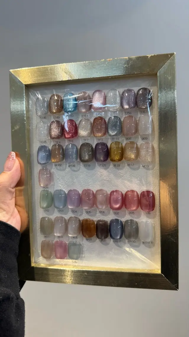 ネイル マグネットネイル natsumi nailのネイルデザイン