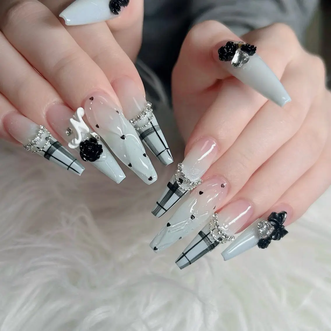 ネイル フットネイル フレンチネイル グラデーション 韓国ネイル ロングネイル ハンドネイル Hot Nail Salonのネイルデザイン