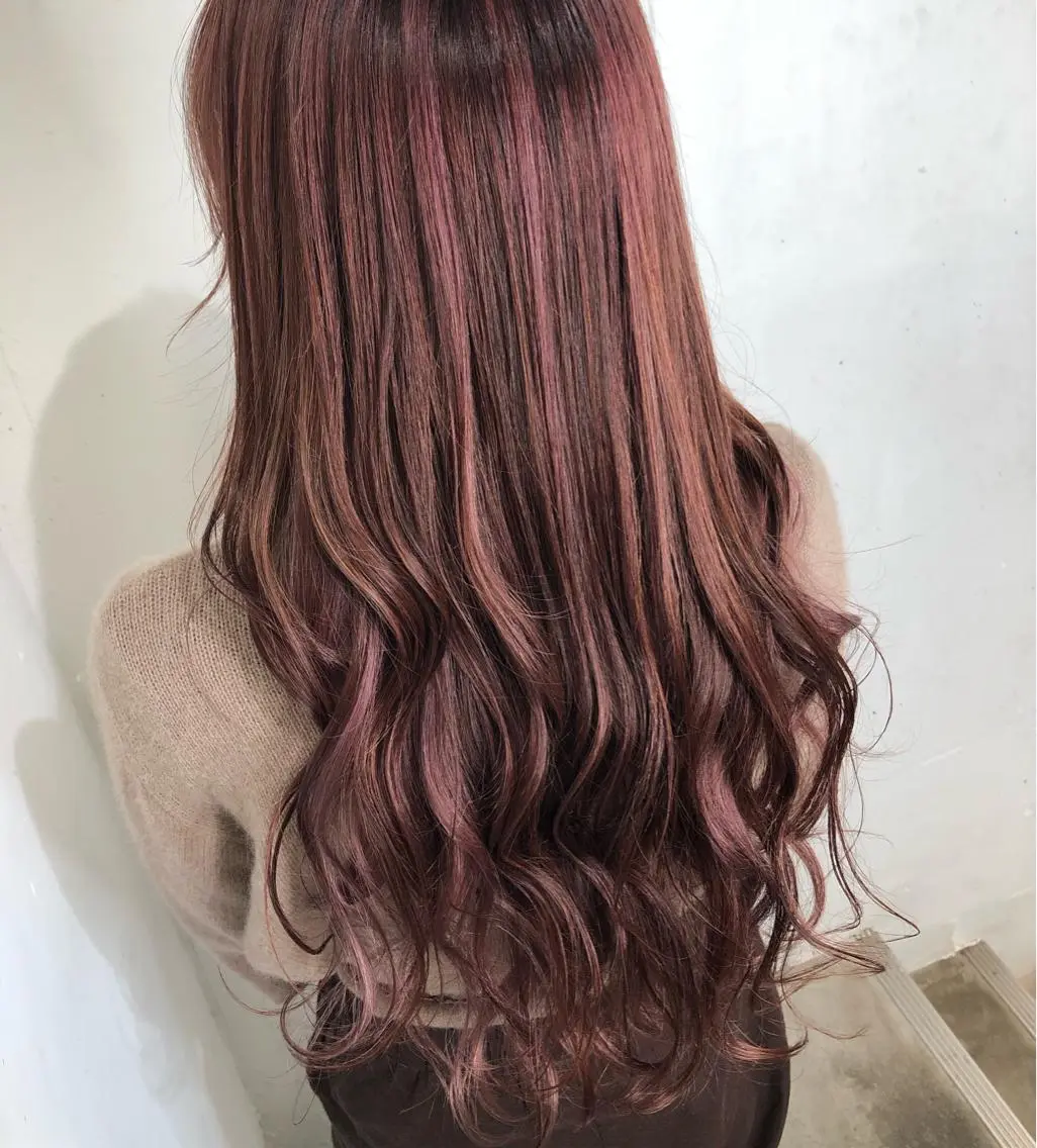 ロング カラー パーマ ヘアアレンジ ハイライトカラー ハイライト 八巻 晴香のヘアスタイル