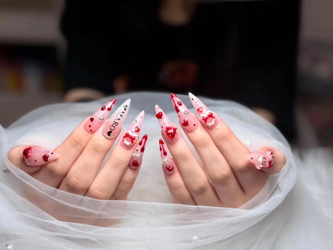 ネイル アートネイル 長さ出し ジェルネイル 韓国ネイル マグネットネイル ハンドネイル Cloudy Chan Nailのネイルデザイン