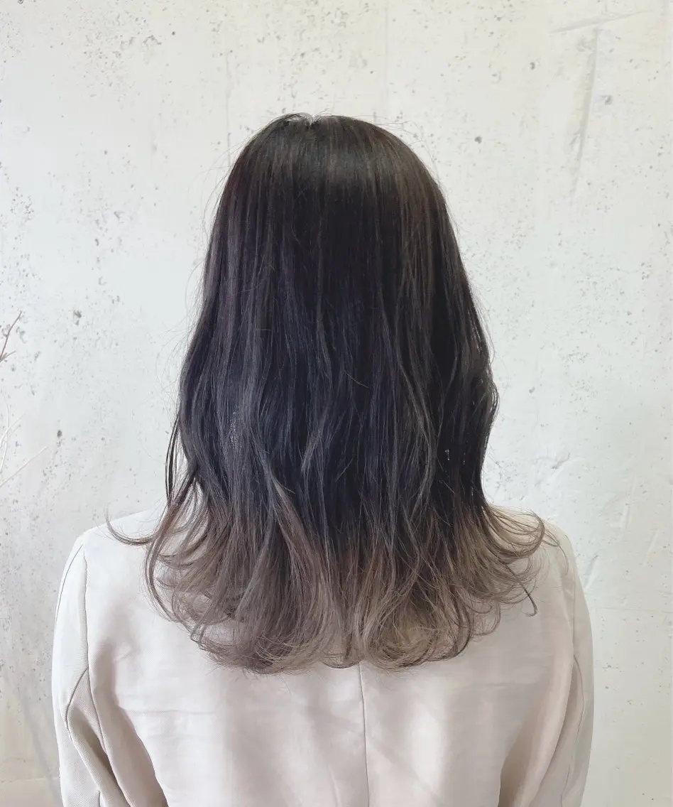 ミディアム カラー 透明感カラー🎀／ 寒色カラー／マツエクのヘアスタイル