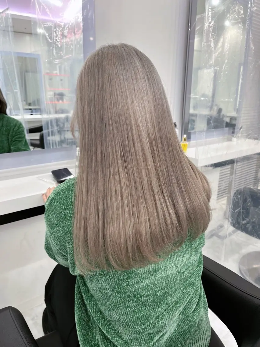 ロング カラー 淡めベージュ🤎ショ ート🤎Kiyokaのヘアスタイル