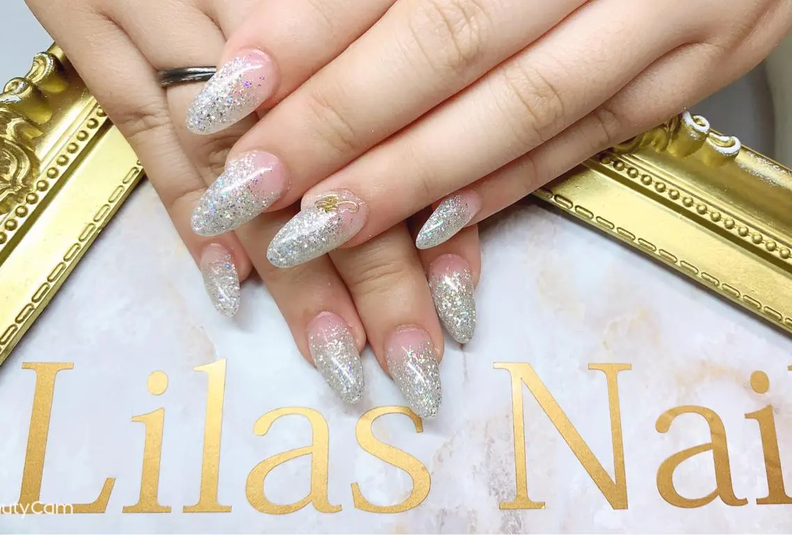 ネイル オーロラネイル ジェルネイル ゴージャス グラデーション ハードジェル Lilas Nailのネイルデザイン