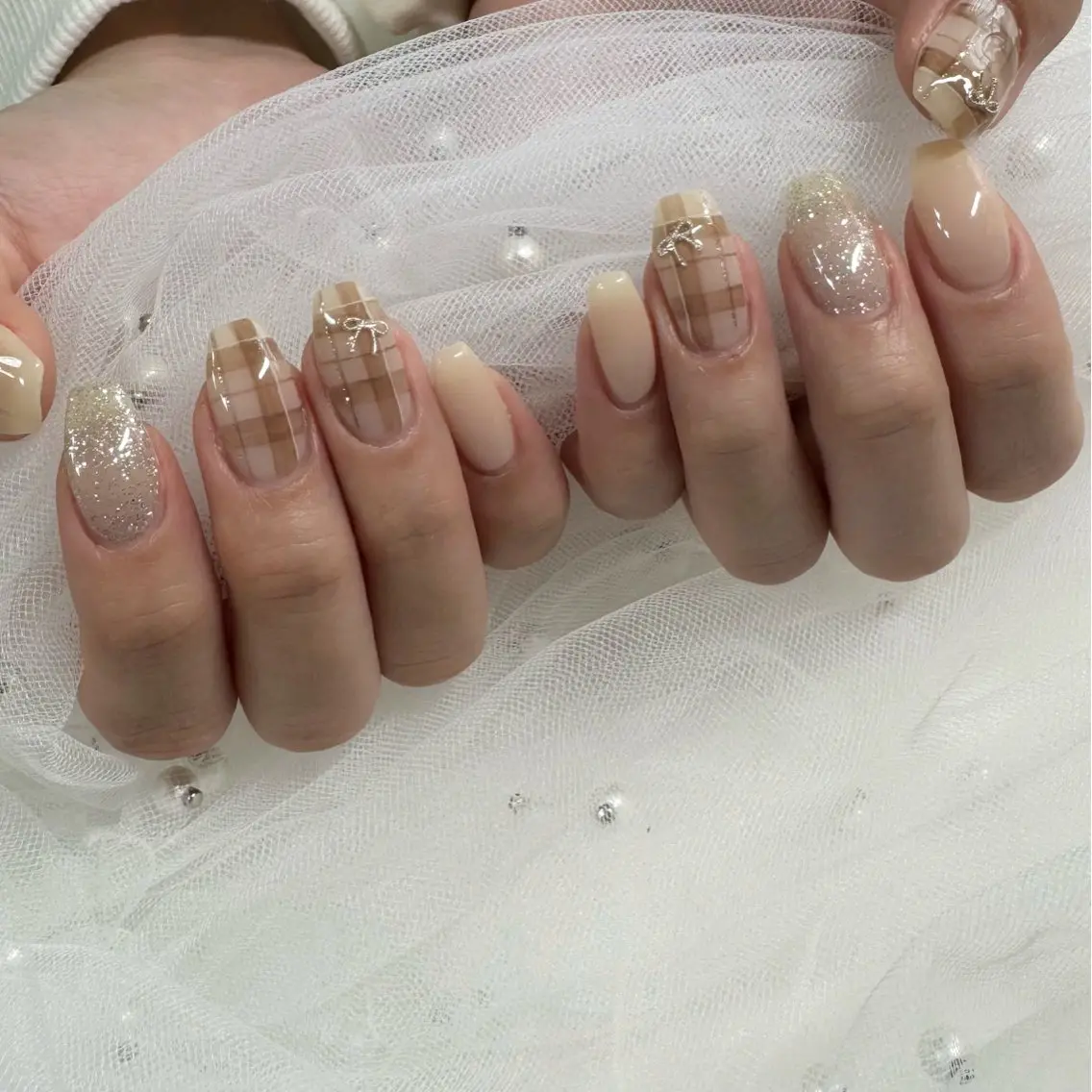 ネイル ジェルネイル リボン 東 千夏のネイルデザイン