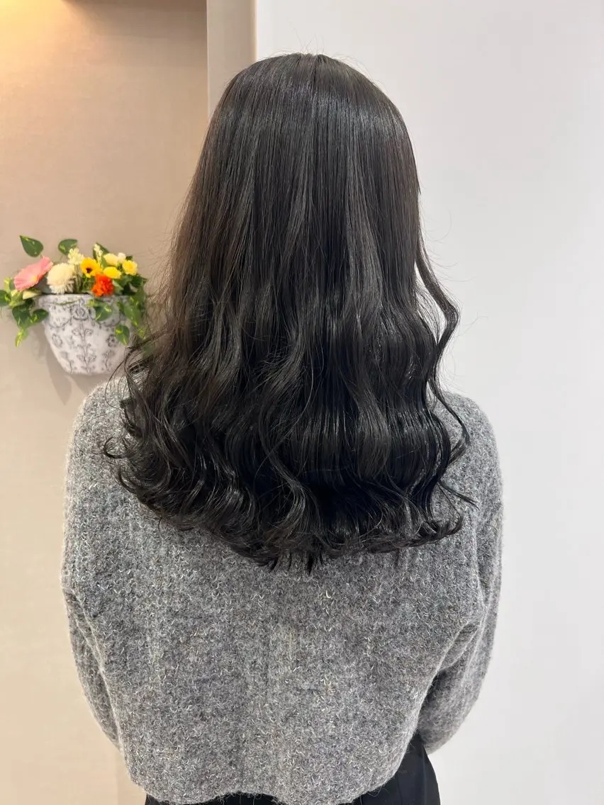 セミロング カラー ヘアカラー karin🌛ボブ/ 透明感たっぷりカラーのヘアスタイル