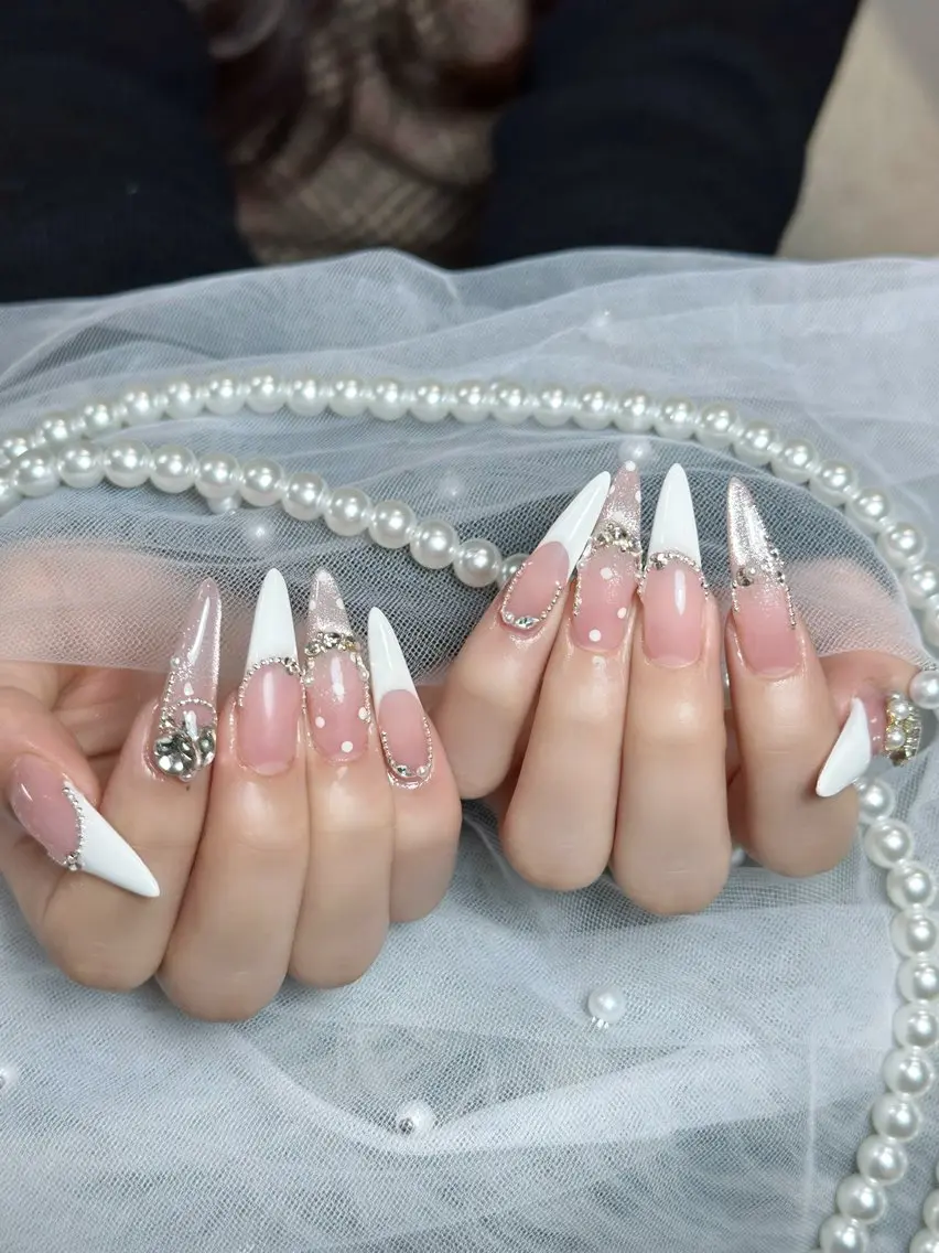 ネイル オーロラネイル ボルドー ブラウン 氷ネイル・うるうるネイル キラキラネイル ハンドネイル Julli NailStudioのネイルデザイン