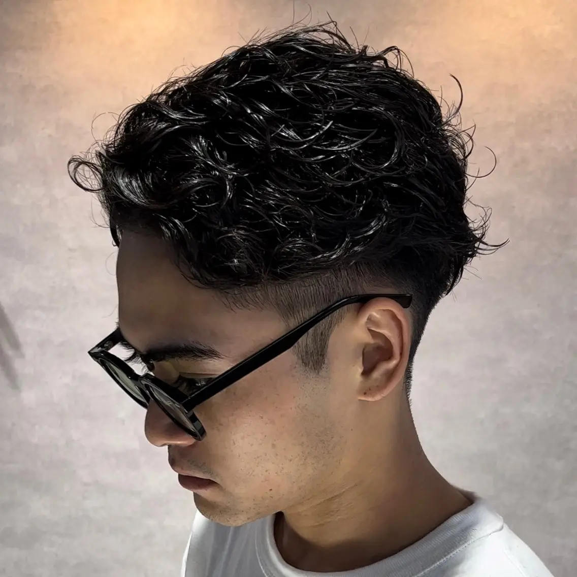 ショート カラー パーマ メンズ メンズパーマ カット パーマ センターパート マスターかずまのヘアスタイル