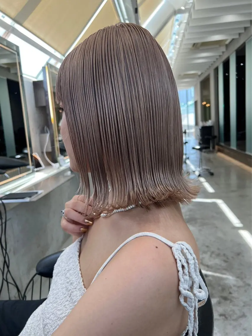 セミロング カラー グレージュ カット ヘアカラー トリートメント ブリーチ特化 梅田本多翔のヘアスタイル