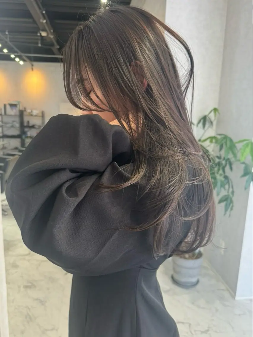 ロング カラー ヘアアレンジ バレイヤージュ ブリーチ ダブルカラー ハイライトカラー ハイトーンカラー カット アンドウ ユウ/ レイヤーカット/韓国のヘアスタイル