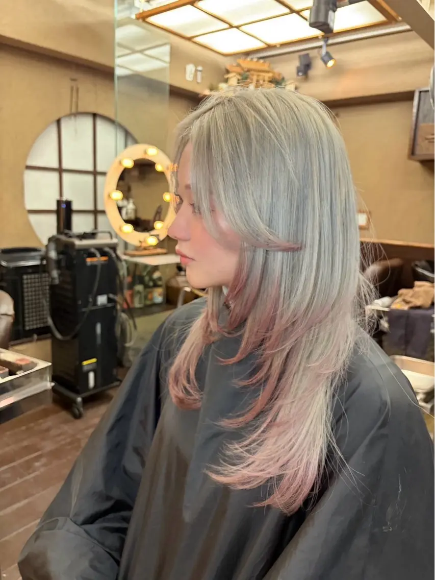 カラー グラデーションカラー ピンクカラー シルバー ヘアカラー 菊地 このはのヘアスタイル