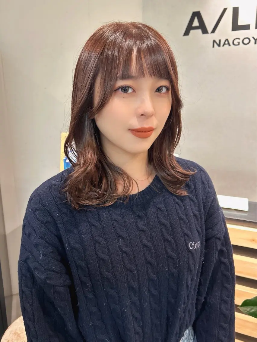 ミディアム カラー くびれヘア カット ヘアカラー トリートメント ウルフカット レイヤーカット上柿のヘアスタイル