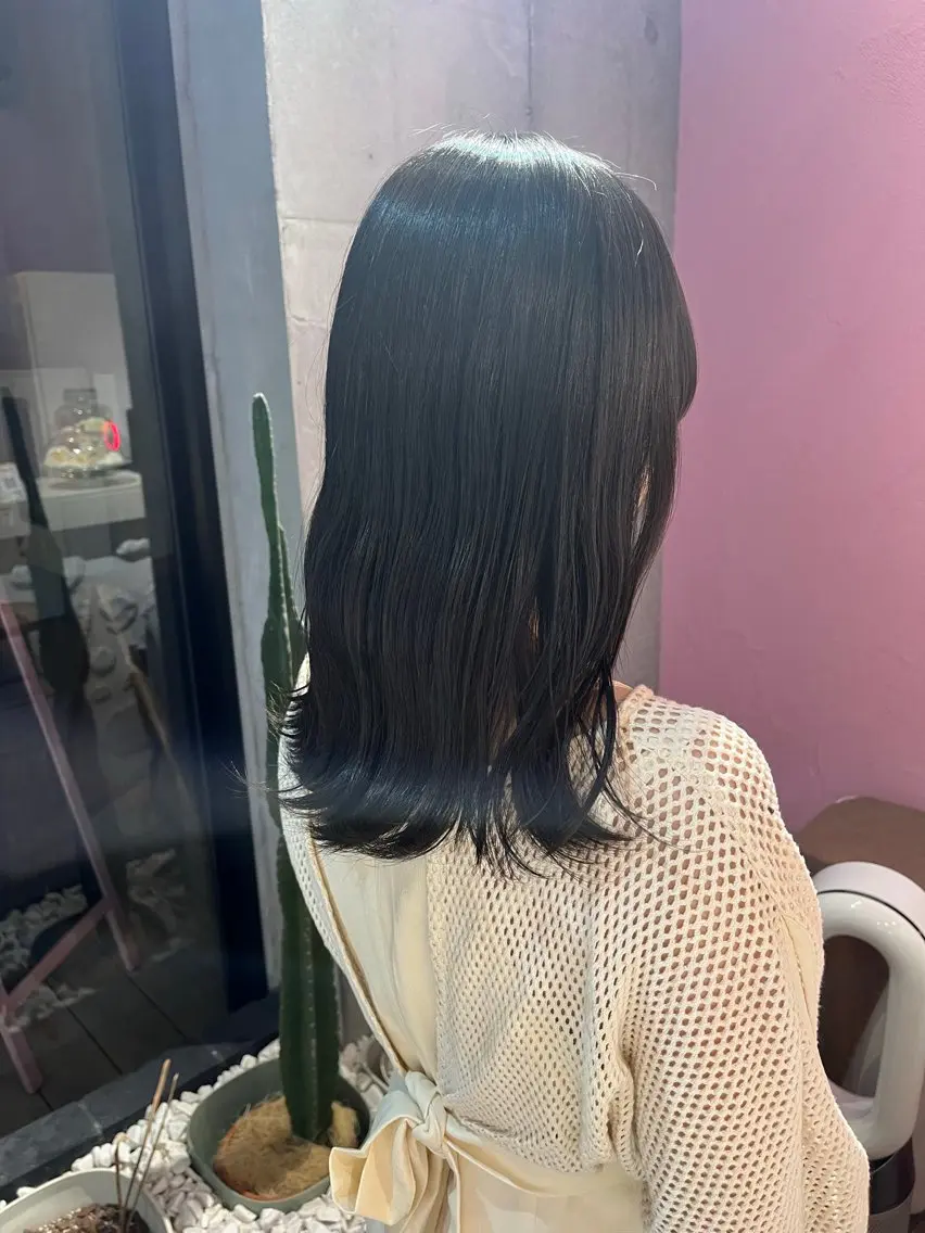 ミディアム カラー 艶感透明感カラー🤍 hinaのヘアスタイル