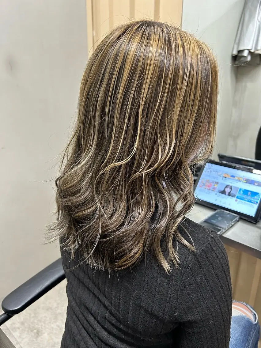 ミディアム ハイライト ヘアカラー トリートメント MASAYUKI/ ブリーチのヘアスタイル