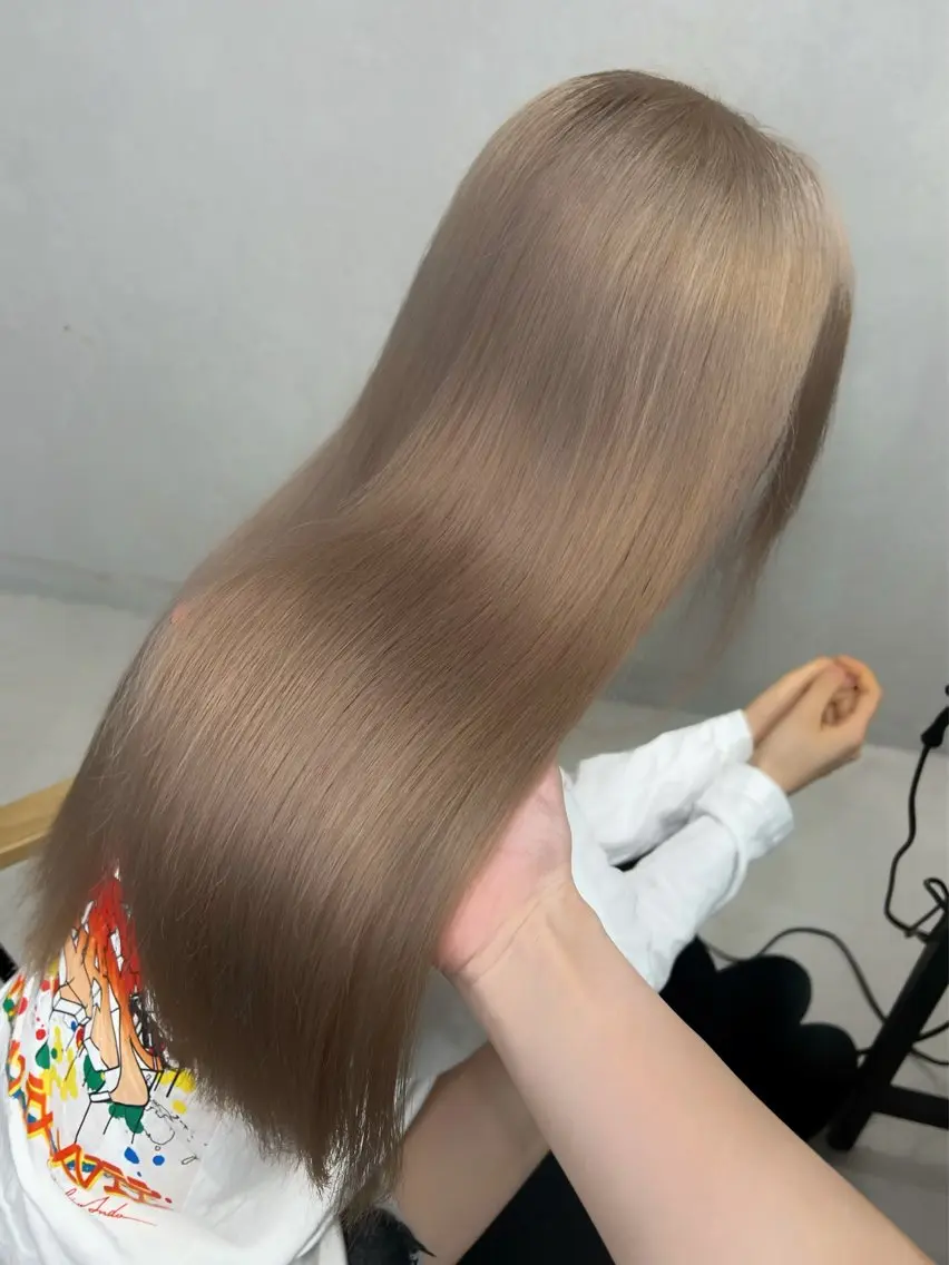 ダメージを抑えたい方🪩ケアブリーチ1回+カラー+超音波トリートメントの写真