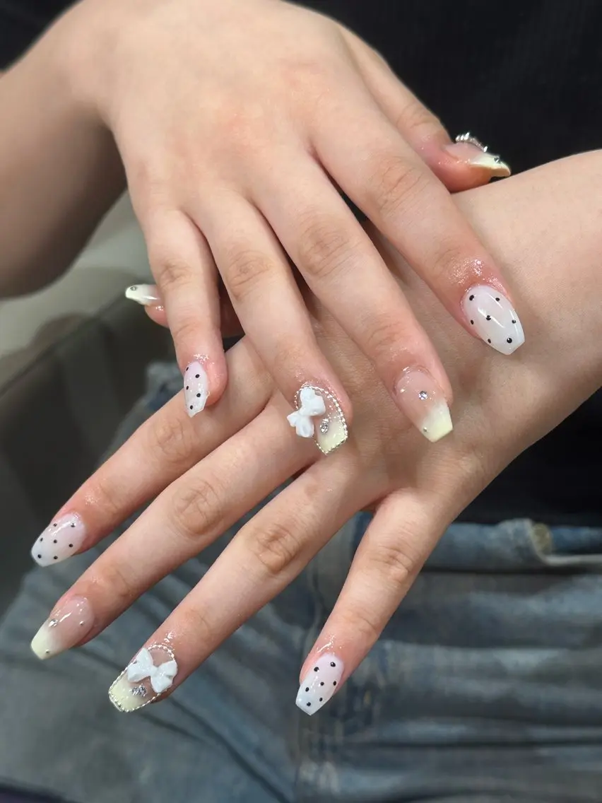 ネイル アートネイル 長さ出し ハンドネイル Nail salon ヴェロニカ　ななみのネイルデザイン