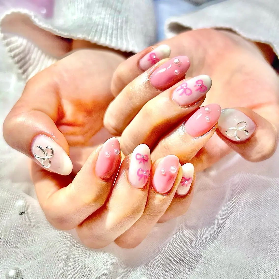 ネイル ワンカラーネイル ストーンネイル ハンドネイル Jr.ネイリスト🤍 【Alissa】新栄のネイルデザイン