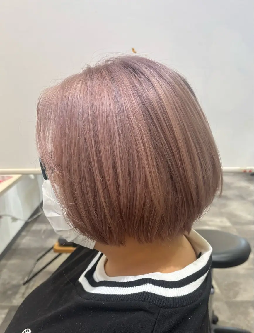 ショート カラー 鼎一真ハイトーン/ パーマ/何でも屋さんのヘアスタイル