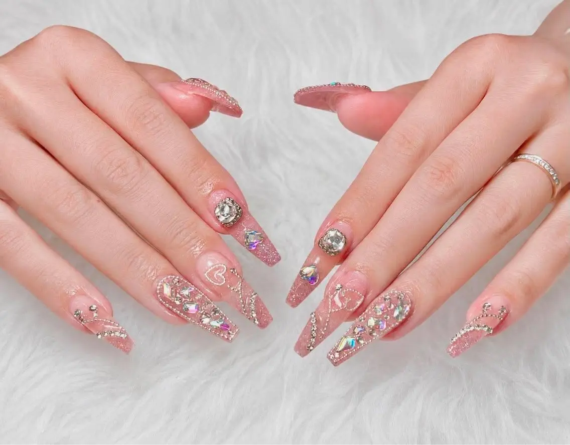 ネイル AURA NAIL 上前津のネイルデザイン