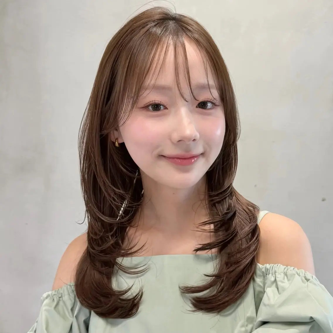 セミロング カラー SAKI 新宿のヘアスタイル
