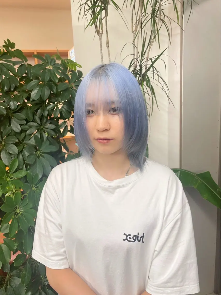 ミディアム カット ヘアカラー トリートメント ハイトーンカラー / 美髪矯正/出口優斗のヘアスタイル