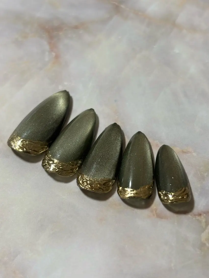 ネイル アートネイル マグネットネイル ミラーネイル nailsalon Chambretteのネイルデザイン