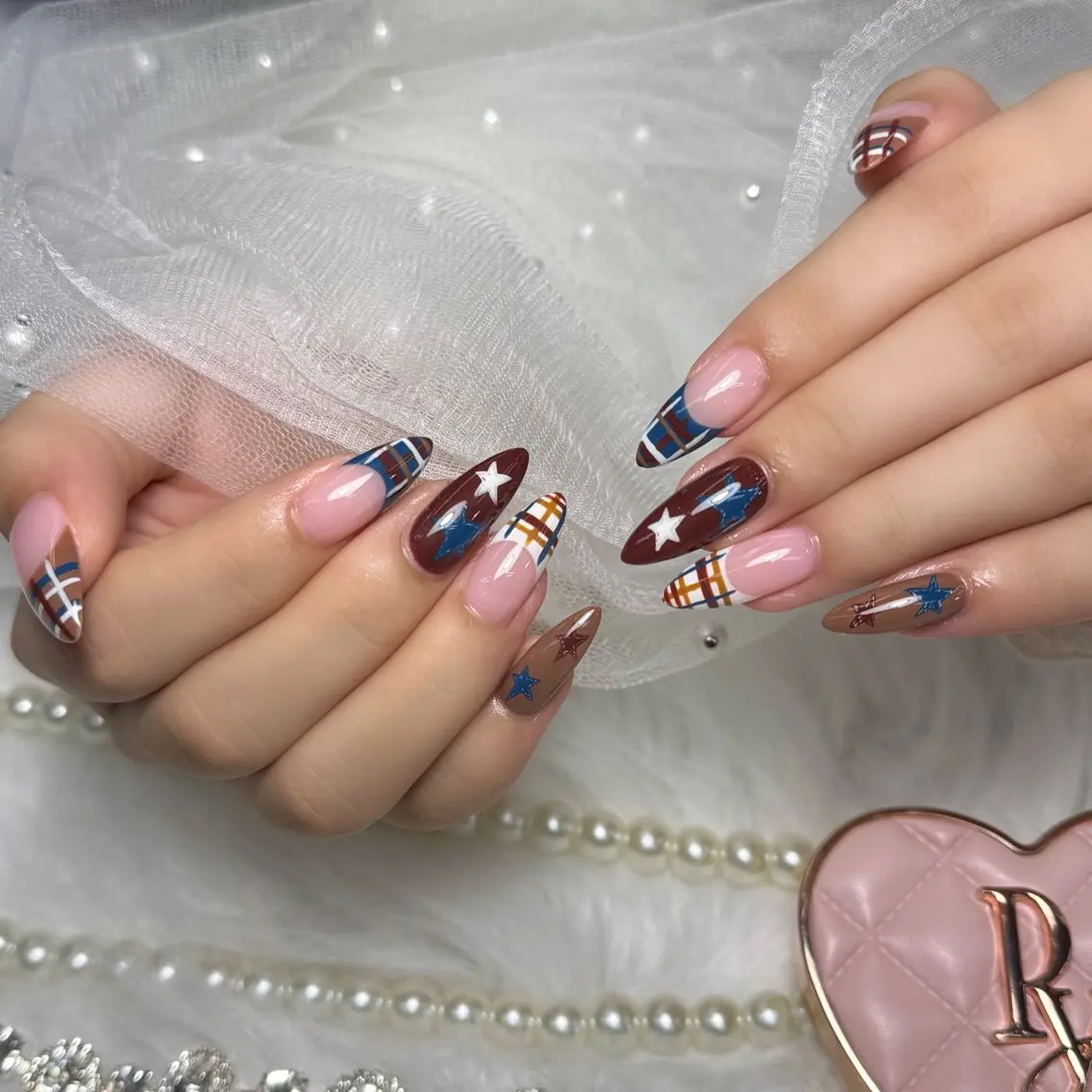 ネイル ジェルネイル ニュアンスネイル ハンドネイル ハンドケア Aki Chanのネイルデザイン