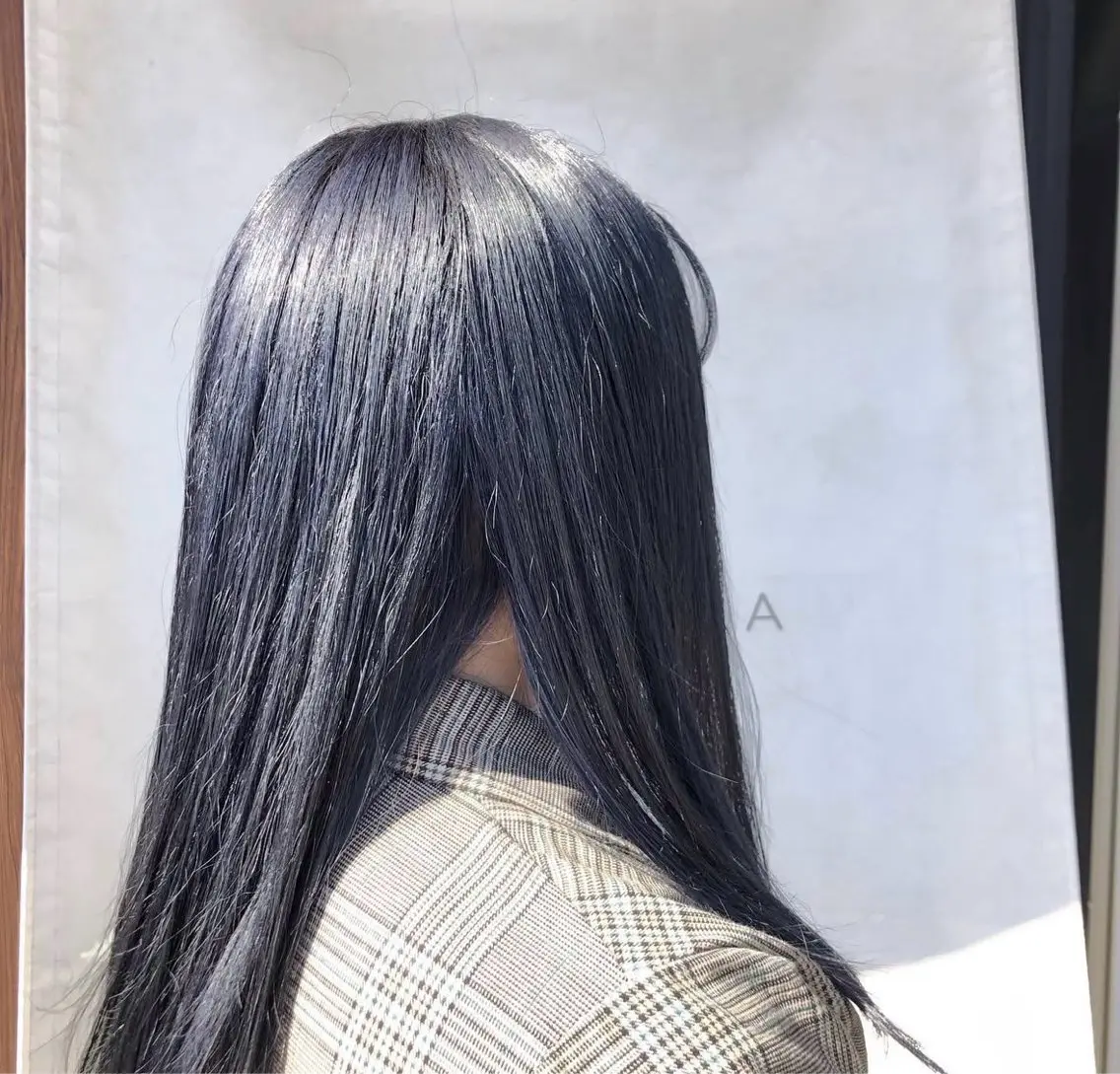 ロング カラー lore umeのヘアスタイル