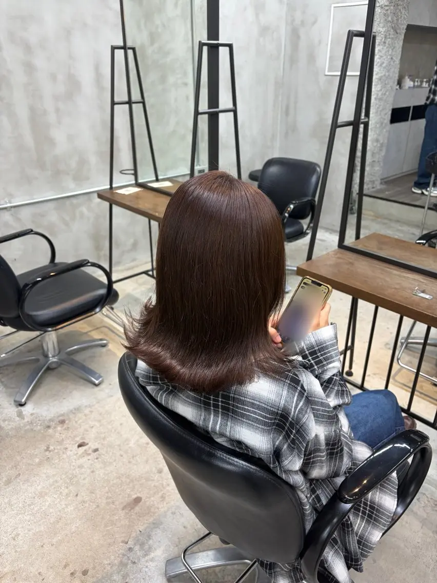 ミディアム カラー 塩崎 未格のヘアスタイル