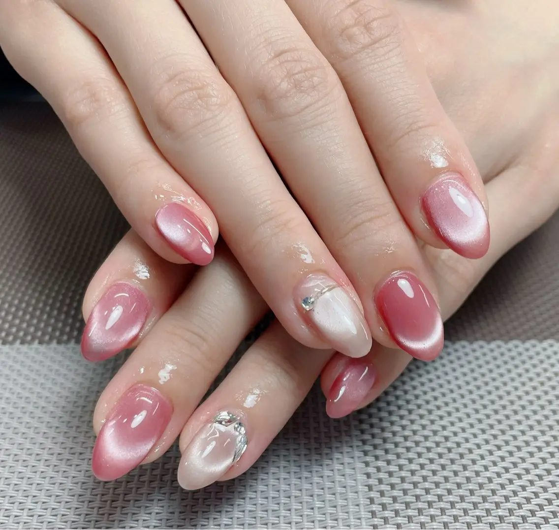 ネイル チークネイル フレンチネイル ジェルネイル ラメ(グリッター) ラメグラデーション MEO NAIL 中野 研修ネイリストのネイルデザイン