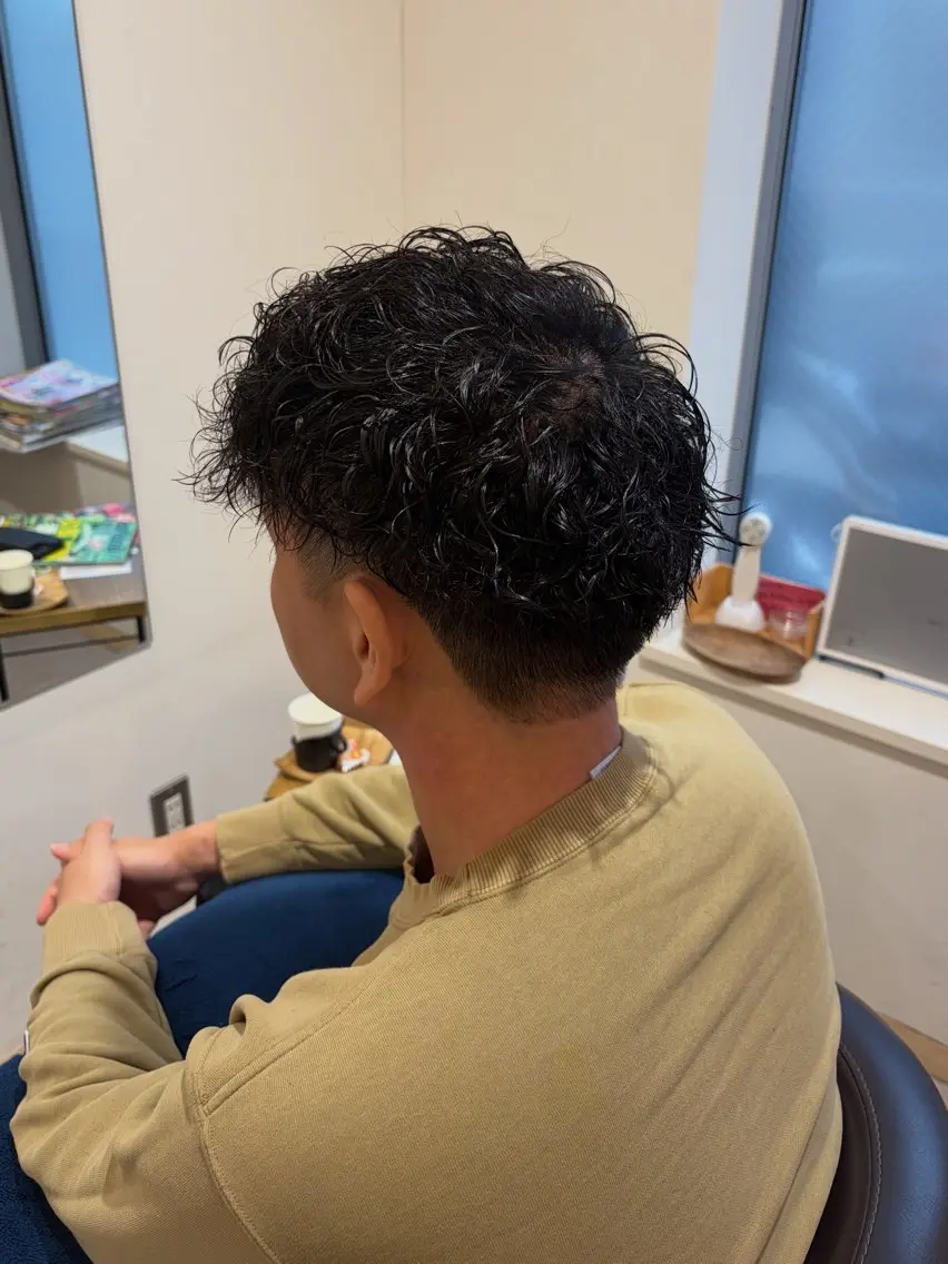 パーマ メンズ カット パーマ 荒井 茉凜のヘアスタイル