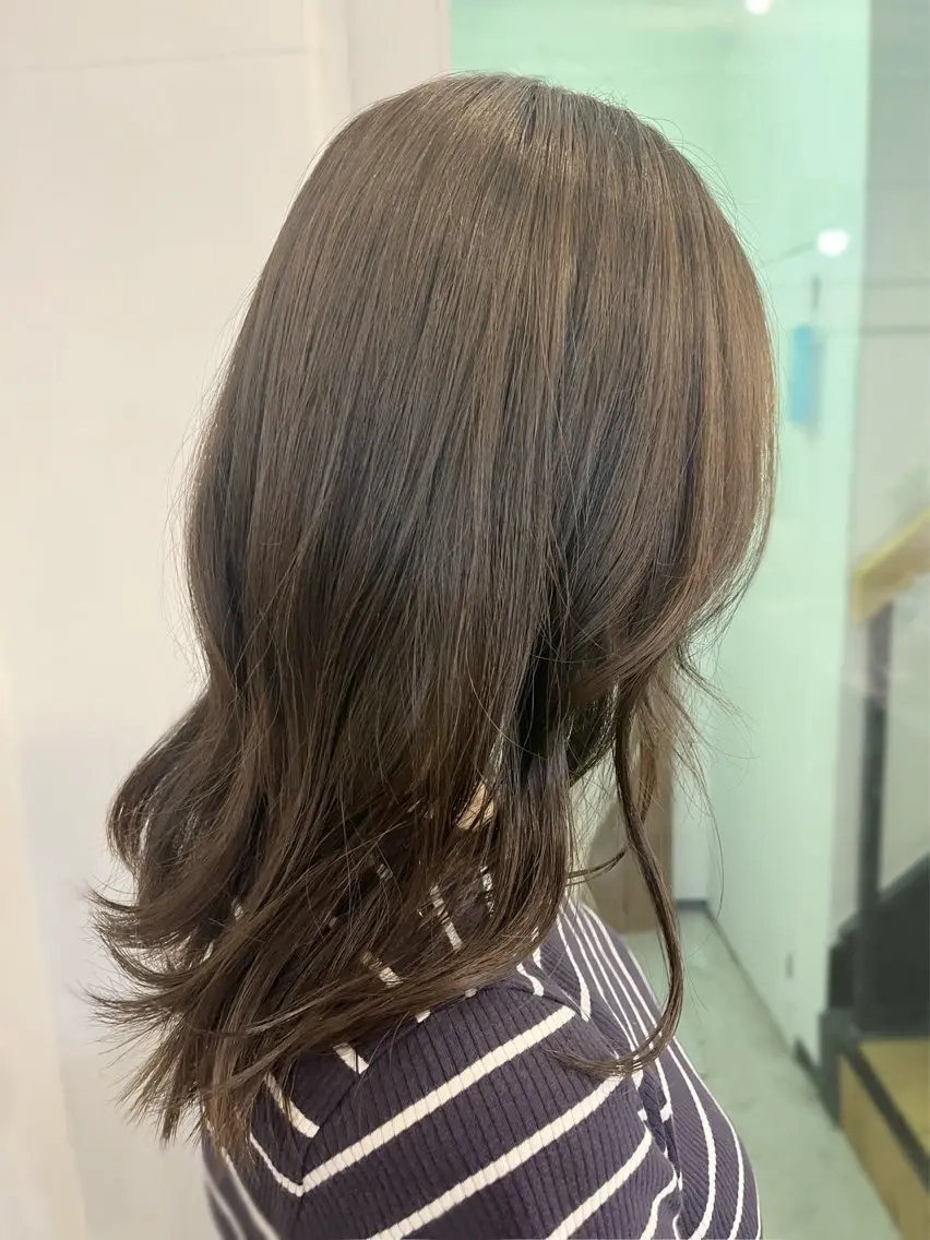 ミディアム カラー 透明感カラー オリーブカラー hazuki🐈⬛ 透明感カラーのヘアスタイル