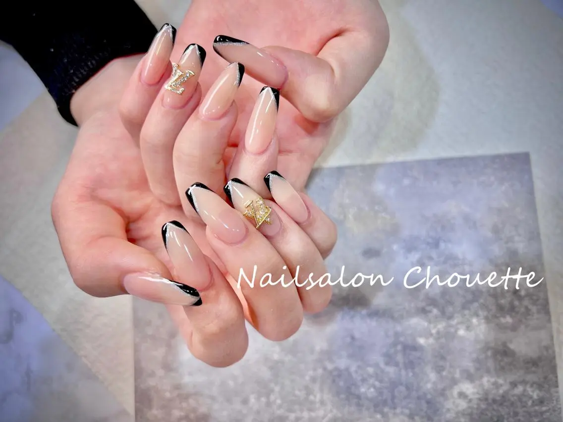セミロング ハンドネイル Chouette Nailのネイルデザイン
